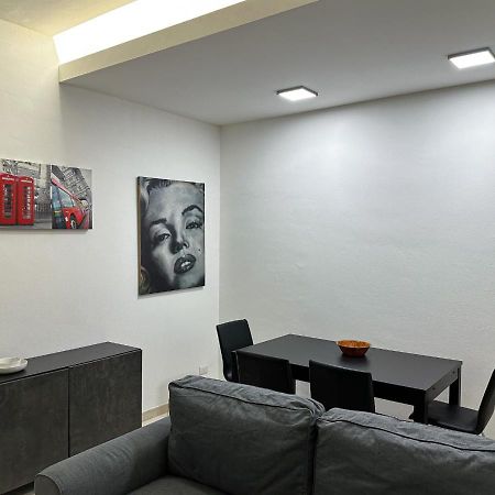 ميلان Modern Cenisio Apartment - Self Check-In & Parking المظهر الخارجي الصورة
