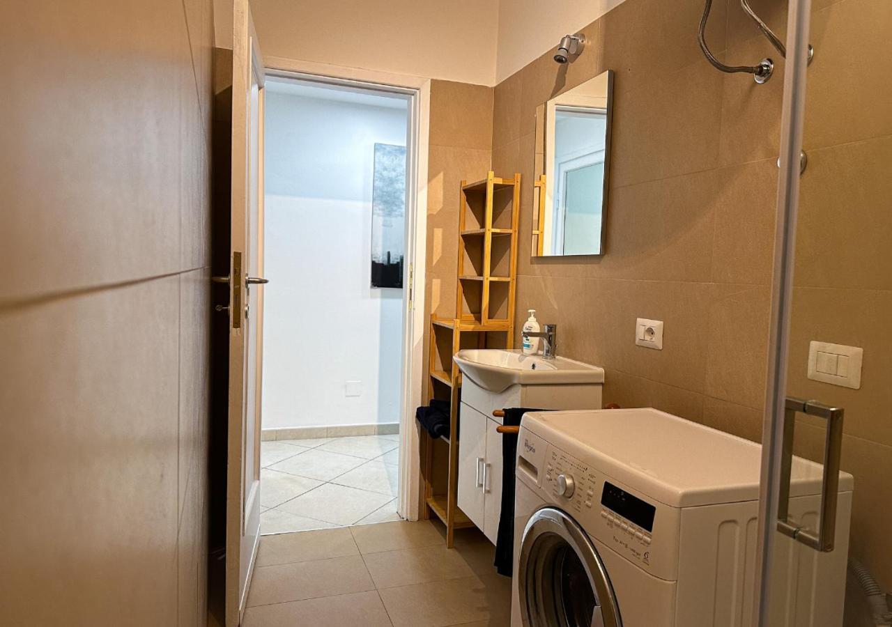 ميلان Modern Cenisio Apartment - Self Check-In & Parking المظهر الخارجي الصورة
